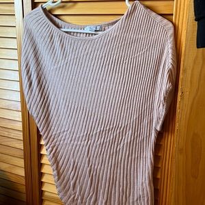 Short sleeved sweater